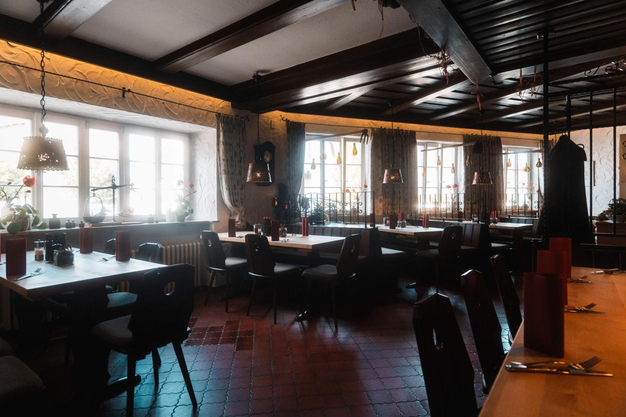 Landhotel Und Weingasthof Schwarzer Adler Wiesenbronn المظهر الخارجي الصورة